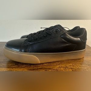 Thereabouts Little Boys Black Brigg Sneaker NWT Size 13